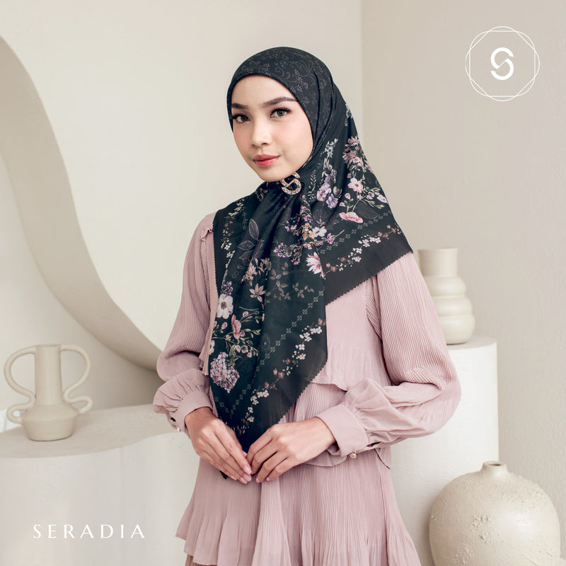 Seradia Hijab Segi Empat Avira Scarf - Timeless Collection