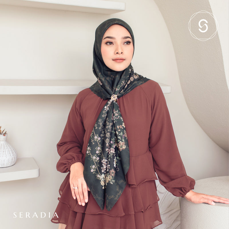 Seradia Hijab Segi Empat Damira Scarf - Timeless Collection