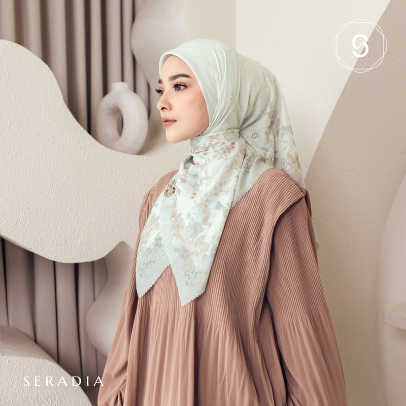 Seradia Hijab - Segi Empat Motif Remia - Timeless Collection