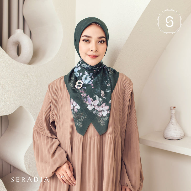 Seradia Hijab - Segi Empat Motif Remia - Timeless Collection