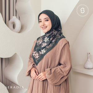 Seradia Hijab - Segi Empat Motif Remia - Timeless Collection