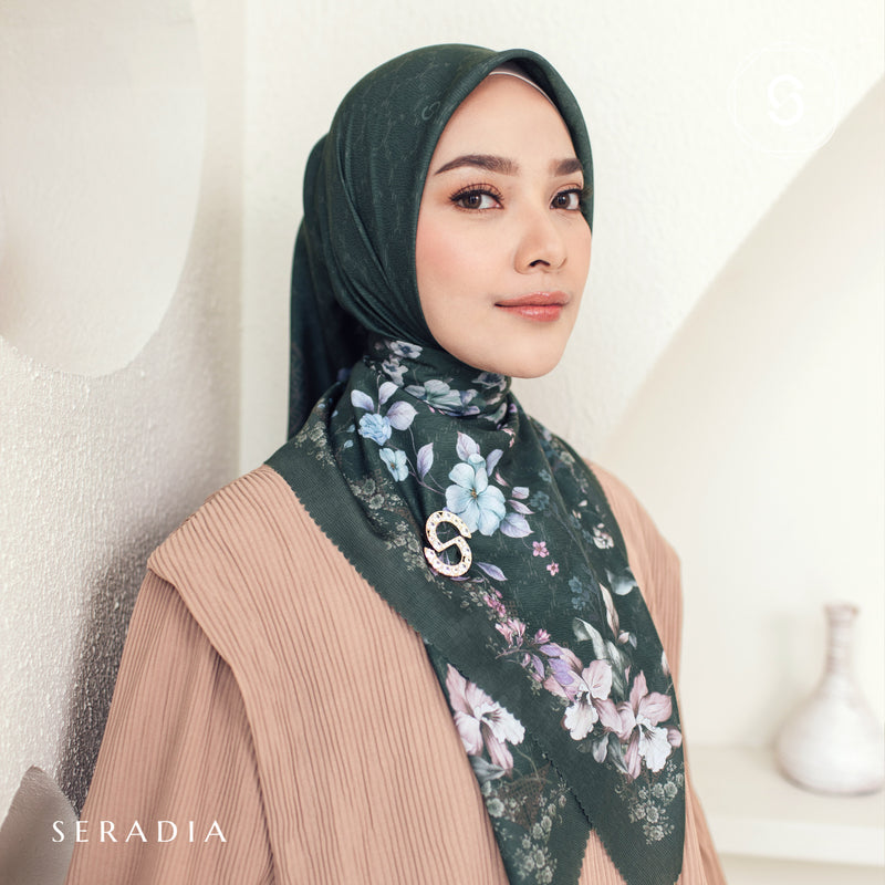 Seradia Hijab - Segi Empat Motif Remia - Timeless Collection