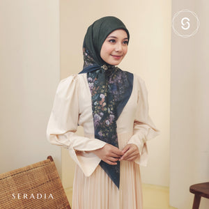 Seradia Hijab - Segi Empat Motif Dimia Timeless Collection
