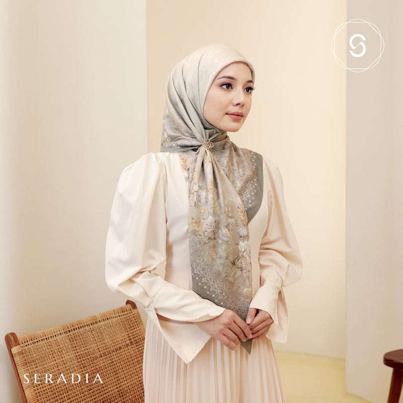 Seradia Hijab - Segi Empat Motif Dimia Timeless Collection