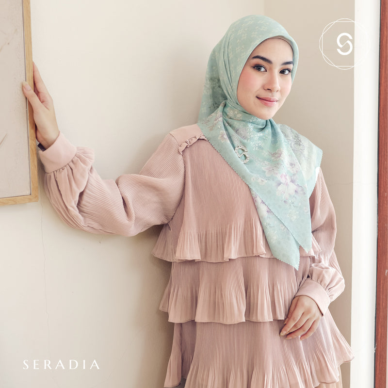 Seradia Hijab - Segi Empat Motif Pasmira Timeless Collection