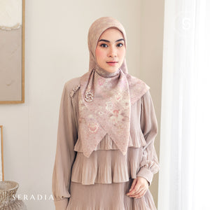 Seradia Hijab - Segi Empat Motif Pasmira Timeless Collection