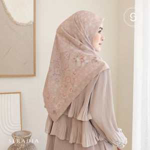 Seradia Hijab - Segi Empat Motif Pasmira Timeless Collection