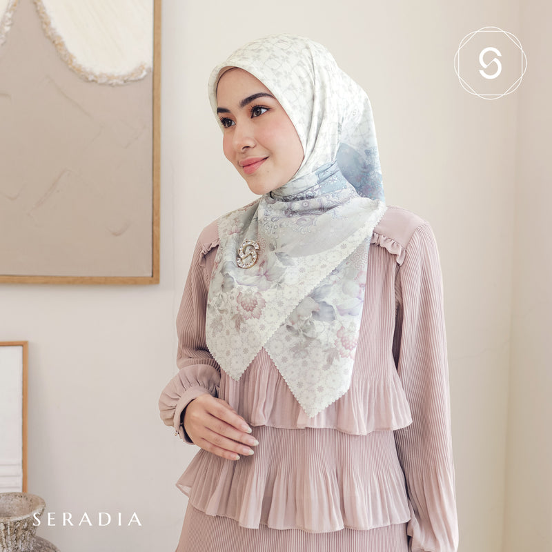 Seradia Hijab - Segi Empat Motif Pasmira Timeless Collection