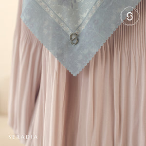 Seradia Hijab - Segi Empat Motif Seria Timeless Collection