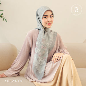Seradia Hijab - Segi Empat Motif Seria Timeless Collection