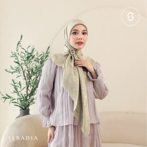 Seradia Hijab - Segi Empat Motif Haria Timeless Collection