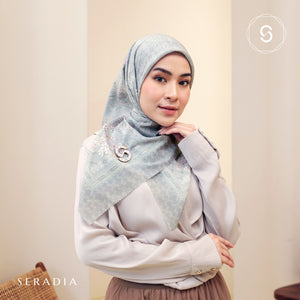 Seradia Hijab - Segi Empat Motif Namia Timeless Collection