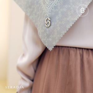 Seradia Hijab - Segi Empat Motif Namia Timeless Collection