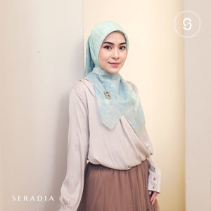 Seradia Hijab - Segi Empat Motif Namia Timeless Collection