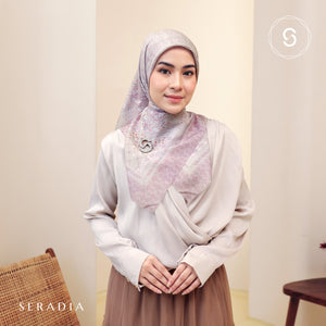 Seradia Hijab - Segi Empat Motif Namia Timeless Collection