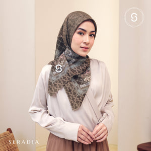 Seradia Hijab - Segi Empat Motif Namia Timeless Collection
