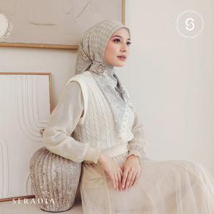 Seradia Hijab - Segi Empat Motif Tesra Timeless Collection