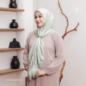 Seradia - Hijab Segi Empat Motif Sheina - Petals of June