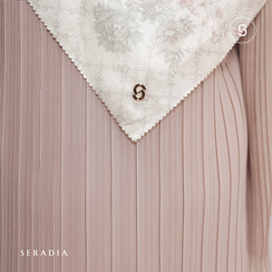 Seradia - Hijab Segi Empat Motif Sheina - Petals of June