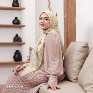 Seradia - Hijab Segi Empat Motif Sheina - Petals of June