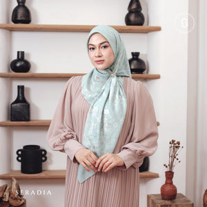 Seradia - Hijab Segi Empat Motif Sheina - Petals of June