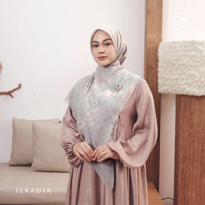 Seradia Hijab Segi Empat Samala - Syar'i Collection Petals of June
