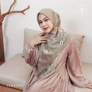 Seradia Hijab Segi Empat Samala - Syar'i Collection Petals of June