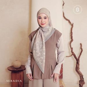 Seradia Hijab - Segi Empat Motif Tenira- Timeless Collection