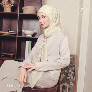 Seradia Hijab - Segi Empat Motif Kanira - Timeless Collection