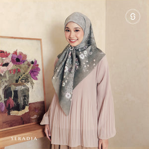 Seradia Hijab - Segi Empat Motif Lemira - Timeless Collection