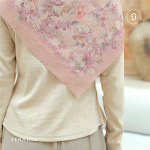Seradia Hijab - Segi Empat Motif Nesara - Timeless Collection