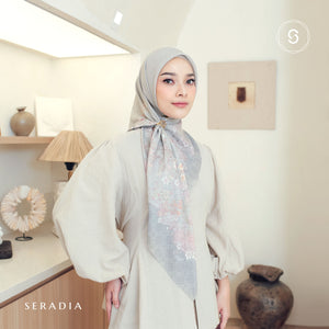 Seradia Hijab - Segi Empat Motif Saila - Timeless Collection
