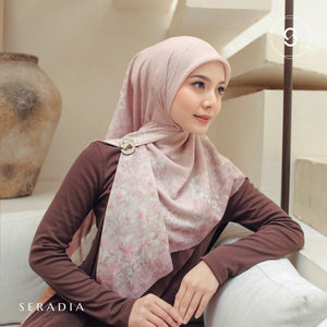 Seradia Hijab - Segi Empat Motif Hakira - Timeless Collection