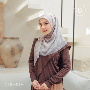 Seradia Hijab - Segi Empat Motif Hakira - Timeless Collection