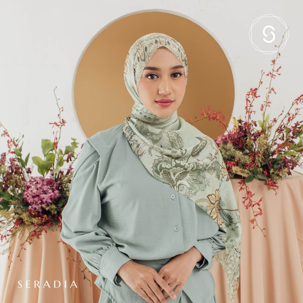 Seradia Pashmina Mataya - Poeti