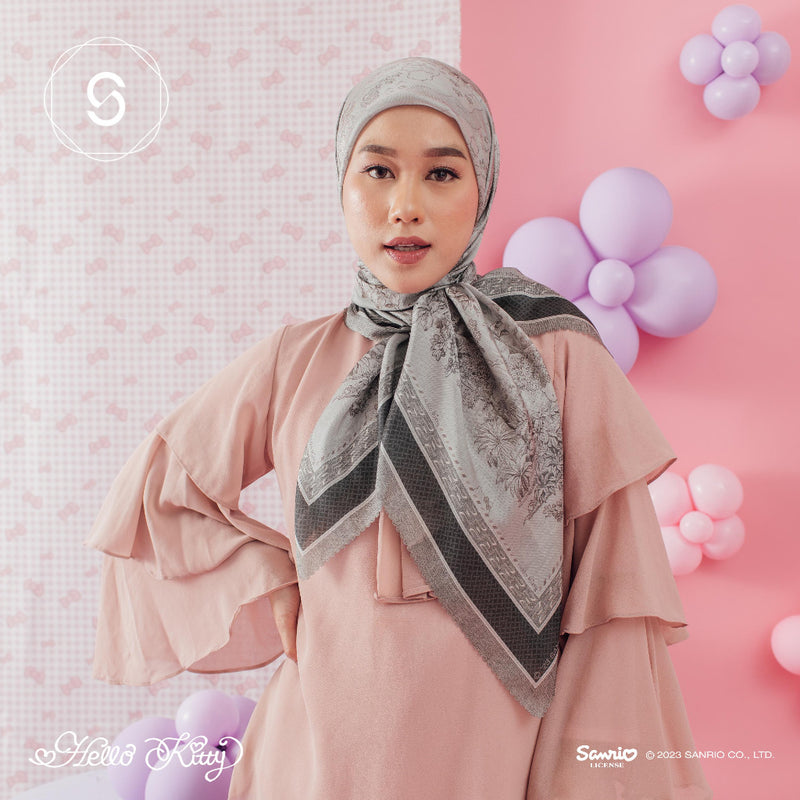 Seradia Hijab Segi Empat Voyage Hello Kitty Collection