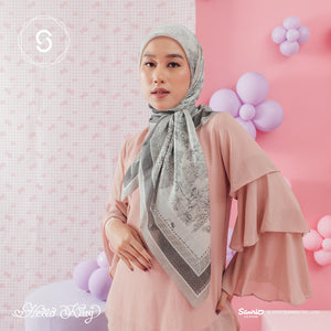 Seradia Hijab Segi Empat Voyage Hello Kitty Collection