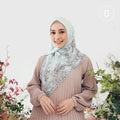 Seradia Hijab Segi Empat - Dianti