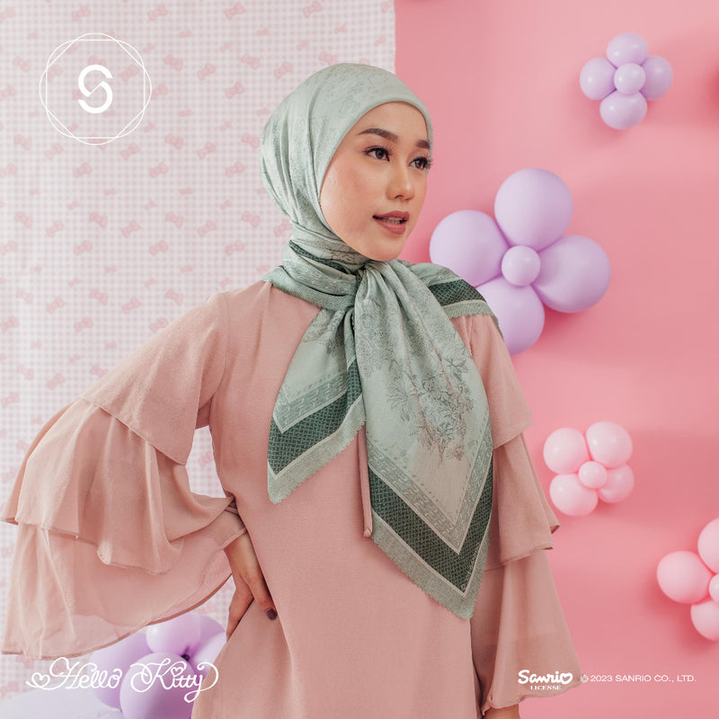 Seradia Hijab Segi Empat Voyage Hello Kitty Collection
