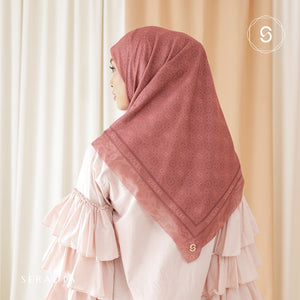 Seradia Hijab Segi Empat Monogram 2.0