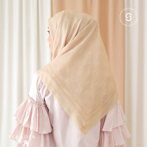 Seradia Hijab Segi Empat Monogram 2.0