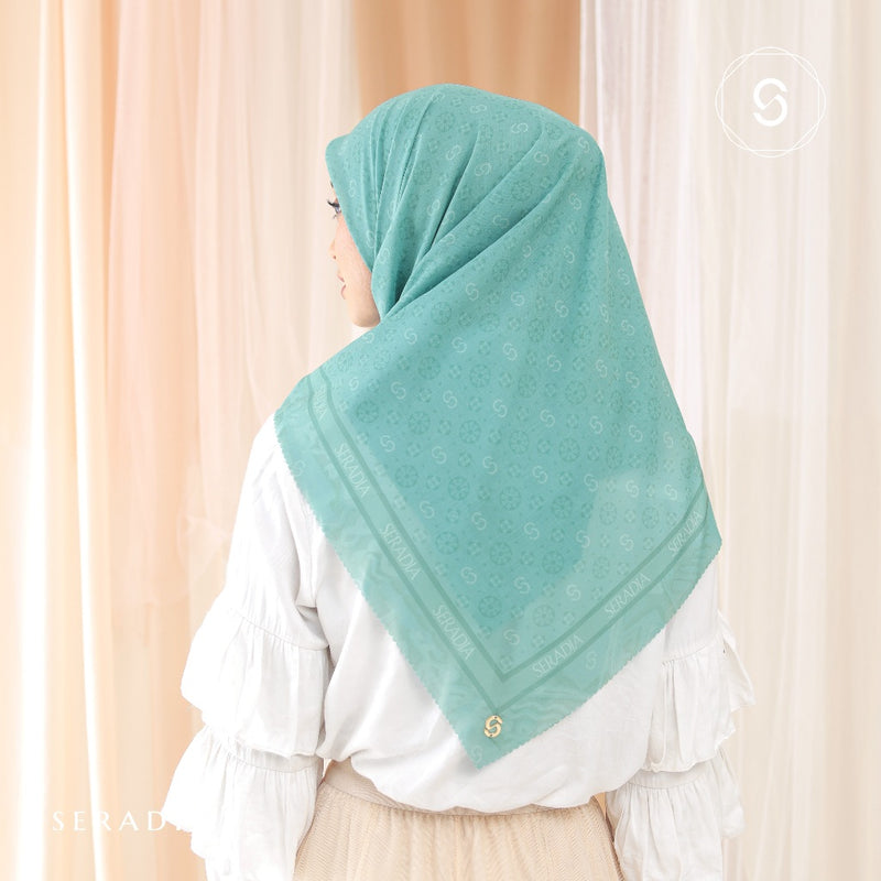 Seradia Hijab Segi Empat Monogram 2.0