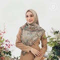 Seradia Hijab Segi Empat - Dianti