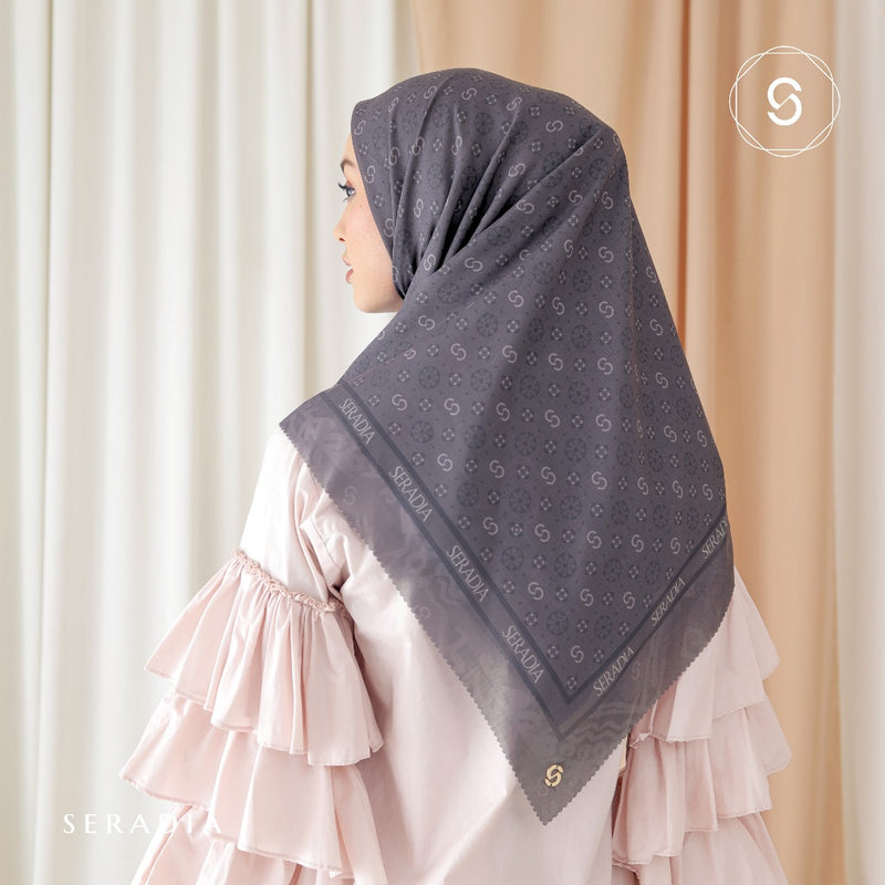 Seradia Hijab Segi Empat Monogram 2.0