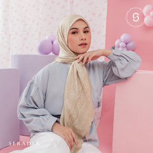 Seradia Hijab Segi Empat Companion Monogram