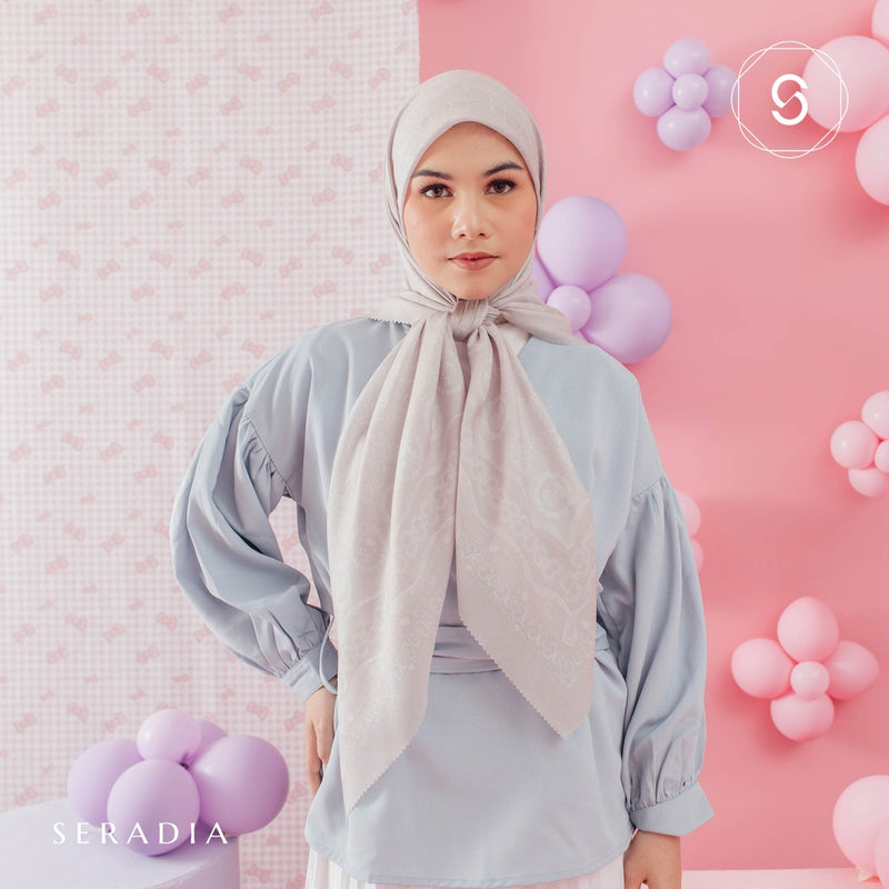 Seradia Hijab Segi Empat Companion Monogram