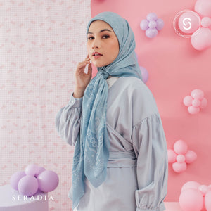 Seradia Hijab Segi Empat Companion Monogram