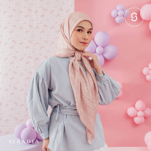 Seradia Hijab Segi Empat Companion Monogram