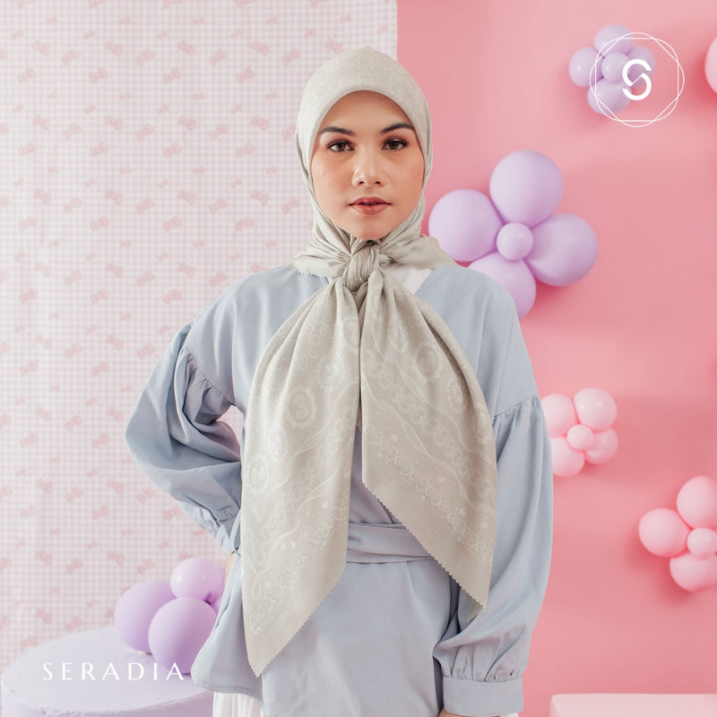 Seradia Hijab Segi Empat Companion Monogram