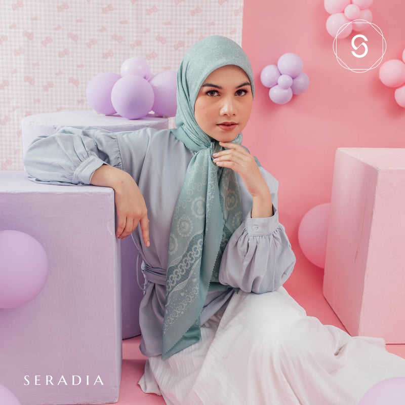 Seradia Hijab Segi Empat Companion Monogram